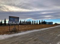 Isn’t it ironic that a wicked chinook arch would form right over Chinook Honey Company & Chinook Arch Meadery? #alberta #canada #okotoks