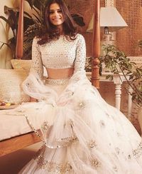 20 Fabulous Engagement Dress Ideas for a Grand Soiree
