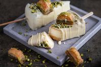 Der neue Kuchentrend 2021 sind diese Käsekuchen Sticks mit Toppings, welche auch gerne Cakesicles genannt werden. Die Cheesecake Sticks könnt ihr nämlich ganz beliebig dekorieren. Der Kuchen lässt sich prima am Tag zuvor backen und in...