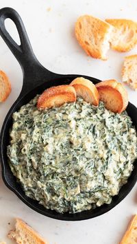 Are you the type of host who plans everything in the last 5 minutes? Dips are a sophisticated, and a simple way to bring originality to your Super Bowl party. #superbowl #dip #recipes