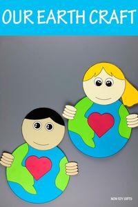 Kids holding our Earth and showing it their love #heartearthcraft #kidsholdingearthcraft #earthdaycrafts #earthdaycraftsforkids