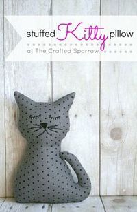 Easy stuffed Cat. Could fill with beans/rice to make a doorstop or hand warmer too. #cat #crafts