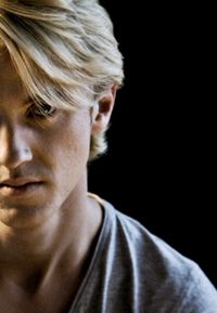Tom Felton - seja como Draco ou qualquer outro personagem que Felton pegue nas mãos o cara dá um banho de talento .