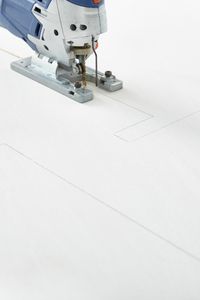 Sur cette jolie table basse en palettes, les chutes de carrelage se transforment en patchwork déco... Une idée DIY pratique et esthétique à déplacer dans le salon au gré de vos envies !