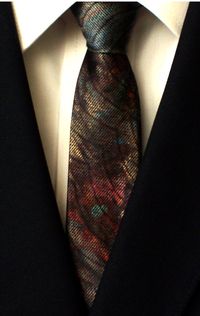 Nice colours for Dark Autumn. High contrast for this Autumn colouring who dresses almost like a Winter. It makes such a positive difference when people of warm colouring opt out of white shirts.
