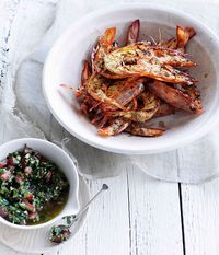 Barbecued prawns with pico de gallo