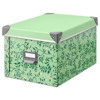 FJÄLLA Pojemnik z pokrywą, jasnozielony, wzór w kwiaty. Długość bez uchwytu: 35 cm. Średniej wielkości pudełko, które idealnie nadaje się do przechowywania dokumentów, gier lub ubrań. Klasyczny wzór z detalami, takimi jak metalowe narożniki, uchwyty i miejsce na etykiety, pozwala zachować porządek ze stylem. IKEA - Zamów dziś