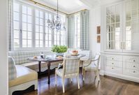 Will Huff on Instagram: "To take full advantage of this breakfast nook with a VIEW, we designed this stunning banquette. The two chairs are the perfect spot to perch in the morning to sip on coffee while watching the birds fly over the marsh. #huffdewberry @heatherdewberry 📷: @jessiepreza 📖: @southernhomemag 🏠: @frederickspitzmiller @robertnorris #spitzmillerandnorris 🌸: @cypressfloraldesign . . . #interiordesign #interiordecorating #interiordesigner #atlantadesigner #atlantainteriordesigner