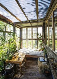 20+ Amazing Sleeping Porch Ideas For A Dreamy Escape