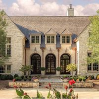 Exquisite Interiors on Instagram: “Stunning exterior by @gerrardbuilders @frank_smith_residential_design! 📷: @joepurvisphotos. #homedecor #homedesign #interiordesign…”