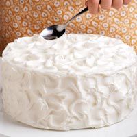 How to Decorate a Cake | Taste of Home