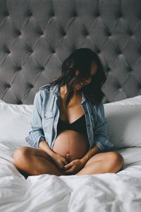 Stylish In-home Maternity Session - Brenda and Patrick — Amy Frances Photography