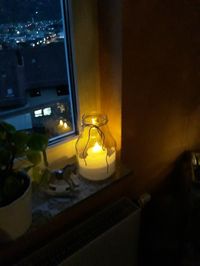 Hier habe ich ein schlichtes Salzglas hergestellt. Mit wenig Deko.