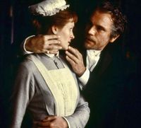 Julia Roberts y John Malkovich en “Mary Reilly”, 1995