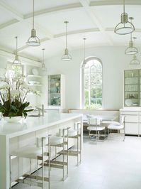 David Kleinberg is one of the most respected names in interior design. Over a thirty-year career with projects reaching around the world, Kleinberg has created a body of work that is wide-ranging in style yet always modern in sensibility. #davidkleinberg #davidkleinbergassociates #interiordesign #homedesign #luxurydesign