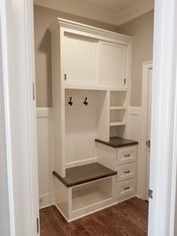 Custom Mudrooms & Mud Benches — Woodmaster Custom Cabinets