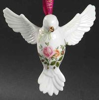 Royal Albert OLD COUNTRY ROSES Dove Of Peace Ornament 8807016