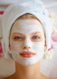 Gesichtsmasken gegen Pickel selber machen › 10 gute Rezepte!