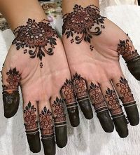 #mehndi #mehndidesign #2020 #hennadesign #bridalmehndi #mehndiforbride #hennastain #mehandi #mehndi2020 #engagementmehndi #newmehndi #hennadesign #bridalhenna #dulhanmehndi #bridalmehendi #weddingmehndi #bridalhenna #beautifulmehndi #latestmehndi #bestmehndi #dulhadulhanmehndi