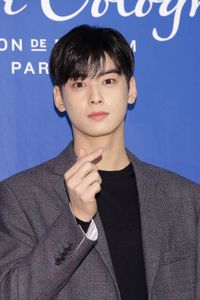 Cha Eun Woo Pictures and Photos