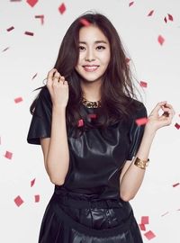 UEE celebrates her birthday with former After School member Jooyeon! | http://www.allkpop.com/article/2015/04/uee-celebrates-her-birthday-with-former-after-school-member-jooyeon