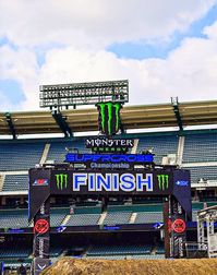 ANAHEIM STADIUM READY FOR SUPERCROSS QUALIFYING😎