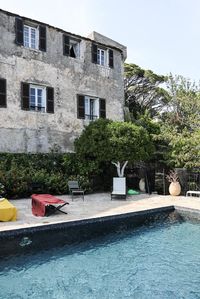 The Socialite Family | Havre de paix au Couvent de Pozzo. #address #adresse #corsica #corse #couventdepozzo #capcorse #cityguide #exterieur #outdoor #maisondhotes #guestroom #swimmingpool #mediterranean #inspiration #idea #thesocialitefamily