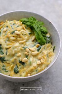 Mein schnelles Rezept für leckere One Pot Pasta mit Spinat und Gorgonzola. Das Gericht ist in nur 20 Minuten zubereitet und natürlich sehr lecker!