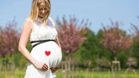 Bientôt 9 mois de grossesse. C'est l'heure de finir la préparation à l'accouchement et bien préparer l'arrivée de bébé. Magicmaman revient pour vous sur les dernières semaines avant l'accouchement et vous livre ses astuces pour vivre sereinement ce 9e mois de grossesse.