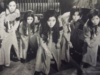 Ohshida Reiko (大信田礼子, in center) 1948-, Japanese Actress