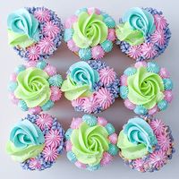 Mermaid color floral cupcakes @bake_a_sauras