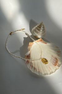 Golden Portrait Pendant Collar Necklace, 18k Gold Plated Portrait Pendant, Freshwater Pearl Necklace, Artistic Necklace, Lady Portrait Charm