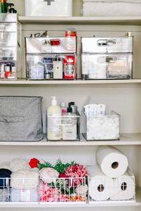 How to organize your linen closet. Organizing tips for your bathroom storage and how to shop for the best products to help get your closet organized! #organization #closet #linencloset #bathroomstorage