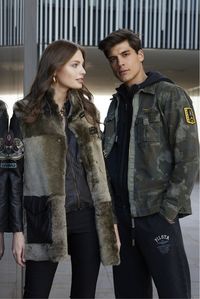 Modern, casual style revisits the iconic Aeronautica Militare way of dressing. Discover now the FW22-23 Collection in our online store: https://global-en.aeronauticamilitareofficialstore.it/ #preview #fw22 #ai22 #autunnoinverno22 #fallwinter22 #man #woman #active #dynamic #urban #AeronauticaMilitareStyle #aeronauticamilitare #aeronautica_cristianodithiene #aeronauticamilitareofficialstore #flywithus
