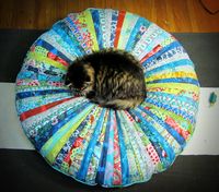 Pattern review: Jelly Roll floor pillows | Green apples