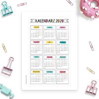 Naklejka - kalendarz na rok 2020. Jeżeli ascetyczne i minimalistyczne rozwiązania to nie Twoja bajka i uwielbiasz otaczać się kolorami, różnokolorowy kalendarz-naklejka stworzyłyśmy dla Ciebie! Możesz wykorzystywać go w całości lub wycinać poszczególne miesiące i wklejać je do swojego planera, mini planera czy segregatora PSC! Idealne rozwiązanie dla tych, które lubią mieć wszystko czarno na białym, ale jednocześnie kochają kolory :) #paniswojegoczasu #planner #kalendarz