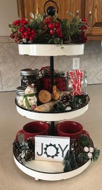 12+ Easy and Cheap Christmas Decoration Ideas For Your Dining Room Comfort ~ IRMA #christmas #diningroom #diningroomideas