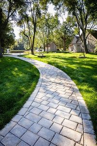 In this article, we’ve compiled a list of 9 gorgeous walkway designs that will elevate your home’s exterior!