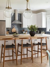 Beach Style Kitchen With Scallop Backsplash Tiles