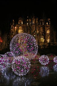 Christmas light balls http://livinghopehemet.org #christmas #christmasdecorations #christmasdesigns #christmasstuff #christmastrees #christmasrecipies #christmasfood #christmashacks #christmasdiy #christmastips #christmastricks #xmas