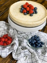 Plain Jane Cheesecake via @pounddropper