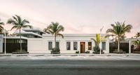 Located on a breathtaking coastal boardwalk in La Paz – Baja California Sur’s capital, a city brimming with history – Grupo Habita have completed their 14th project, the brand renowned for ‘leading a design revolution in Mexico’s hospitality industry since 2000′ having opened Baja Club, a 32-roomed hotel housed in an early 20th century, bringing desert chic to the handsome Mexican city.