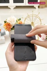 Gadget for cleaning phone screen