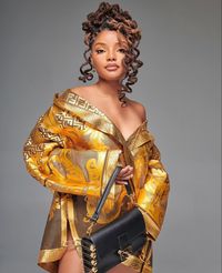 #fendacci #fendi #versace #handbag #fendibaguette #versacecelebrities