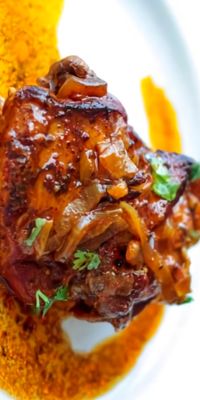 This is comfort food át its best. Belizeán Stew Chicken Recipe. All you need is cold beers to háve with it! #chickenrecipe #chickenideas #chickendinner #comfortfood #chickendishes
