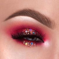 25+ Valentine’s Day Makeup Looks – a pretty idea for Valentines makeup or date night. Artist Unknown.
