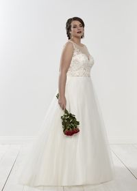 Philomena I Silhouette Collection - Romantica of Devon: A-Linie & Empire Silhouettes I Plus Size Brautmode & XXL Brautkleider in Übergröße bei Vollkommen.Braut. - The Curvy Bridal Concept Store