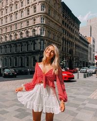 ᵖⁱⁿᵗᵉʳᵉˢᵗ | ʳᵒᵐᵃⁿᵗⁱᶜⁱˢᵉ ♡ vsco, teens, outfit, fashion, vibes, style, 90s, trendy, cute, aesthetic, tumblr, moodboard, summer, photography, travel inspo, pose, filter, design, art, girl, model, beauty, outfit, pretty, dreamy, dress