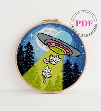 UFO Cross Stitch Pattern . Alien cross stitch pattern , cat cross stitch pattern , nature cross stitch , landscape cross stitch ,easy counted cross stitch chart, xstitch, punto croce, embroidery, point de croix, Sticken im Kreuzstich. Original cross stitch pattern designs.Instant Download PDF. Fabric: Aida 14, White 129 w X 130 h Stitches Size: 14 Count, 9.05w inches (23.40cm) X 9.05 h inches (23.59cm) Number of colors: 18 DMC This PDF pattern Includes: - Color pattern fit on one page for comfor