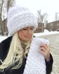 белая шапка, мохеровая шапка, шапка с отворотом, шапка крючком, вязаная шапка, шапка на зиму, зимняя шапка, пушистая шапка,снуд крючком, шапка ручной работы, купить шапку, handmade hat, hat, white cap, beautiful hat, hat for winter, hat for girl, hat from Siberia with love